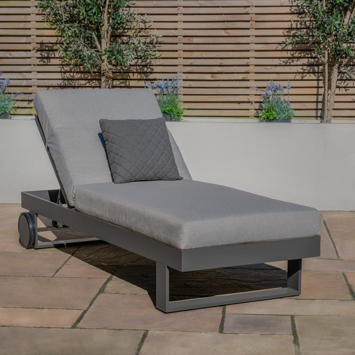Vancouver / New York Aluminium Sunlounger - Dove Grey