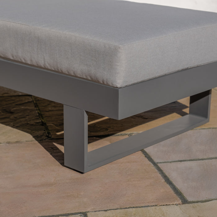 Vancouver / New York Aluminium Sunlounger - Dove Grey