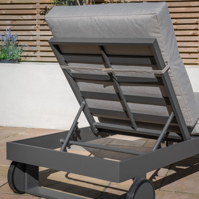 Vancouver / New York Aluminium Sunlounger - Dove Grey