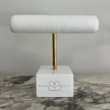 Boho Betty Single T-Bar Faux Suede Display Stand – Gold & White Bracelet Holder