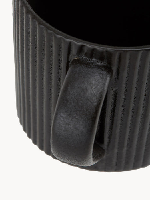 Grooved Mugs Neri, Set of 2