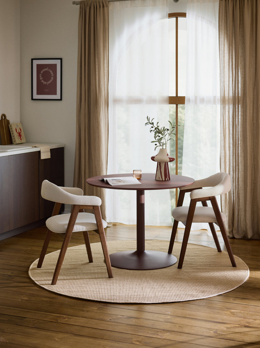 Amaro Round Hand-Woven Wool Rug