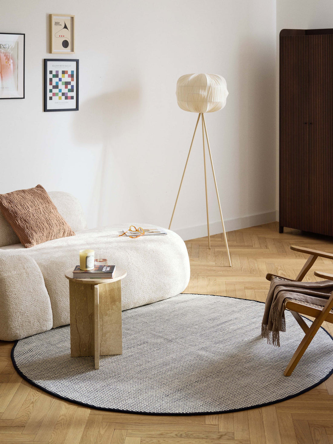 Amaro Round Hand-Woven Wool Rug