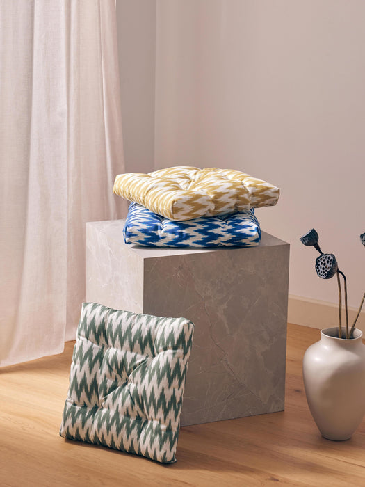 Outdoor Seat Cushion Maillot with Ikat Pattern
