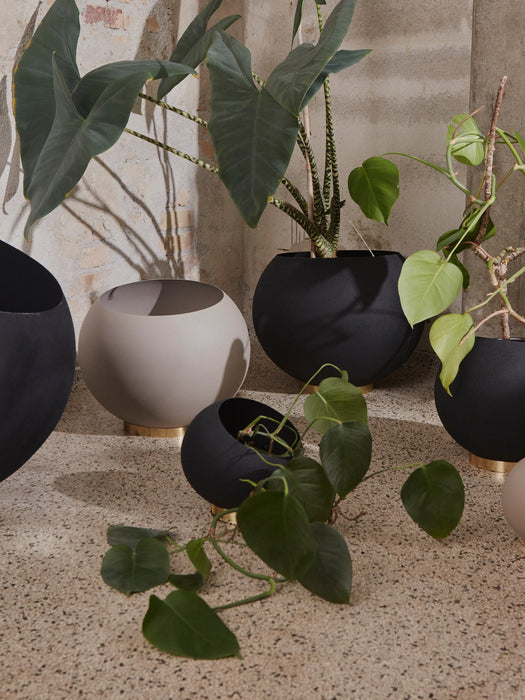 Globe Metal Cover Pot