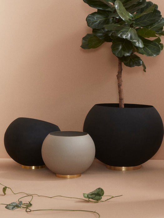 Globe Metal Cover Pot