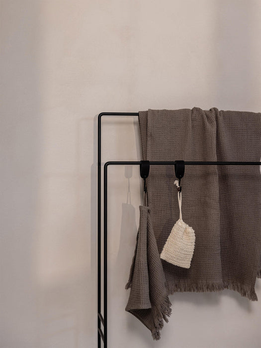 Metal Towel Stand Delaya