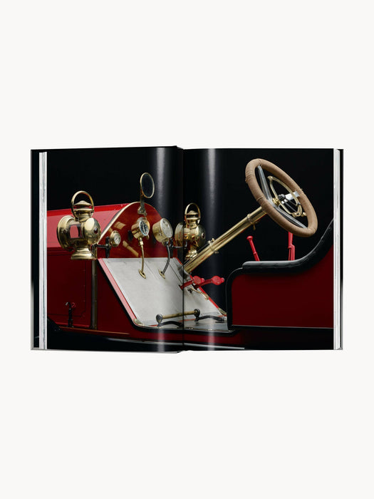 Sports Cars Coffee Table Book 50 Ultimate: 1910s to Present, English Edition