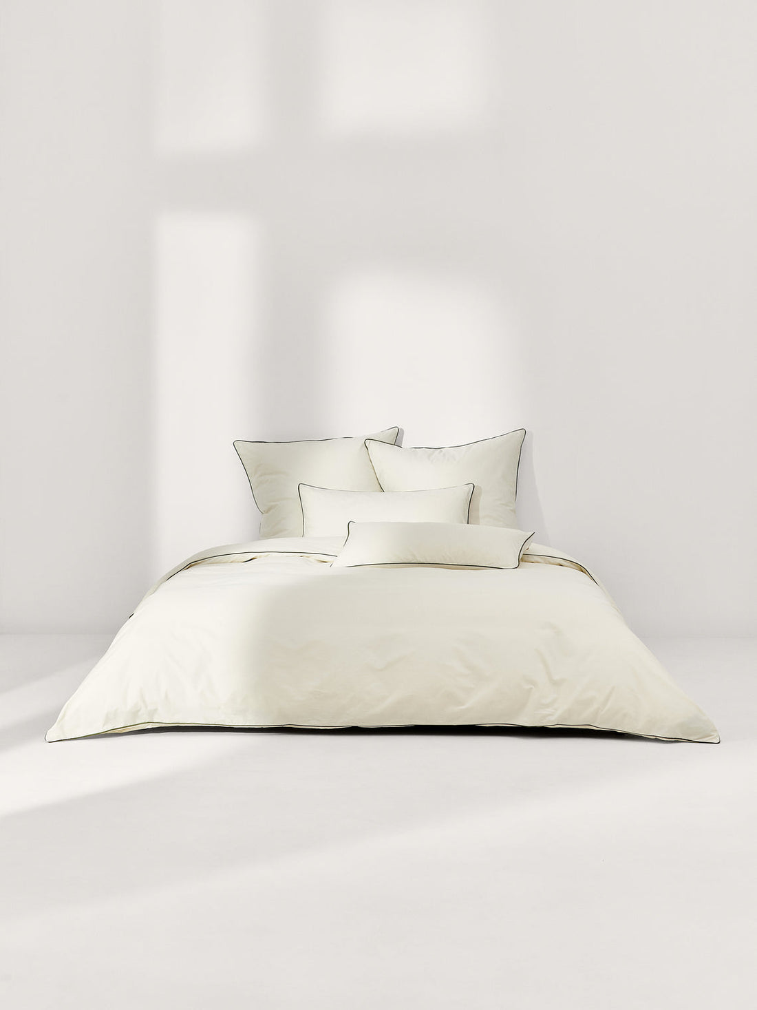 Daria Cotton Percale Duvet Cover with Piping