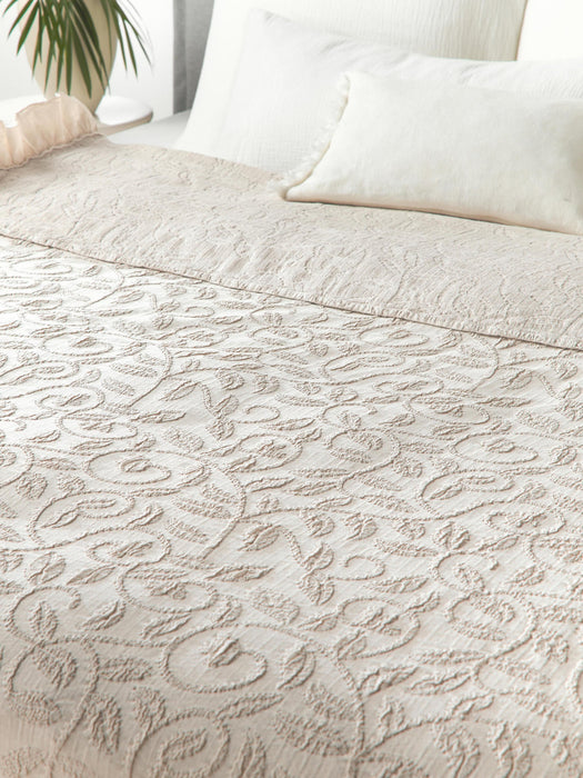 Clara Structured Cotton Blanket with Ruffles and Floral Pattern