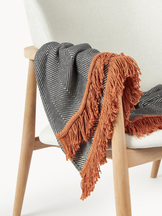 Throw Agatha with Herringbone Pattern