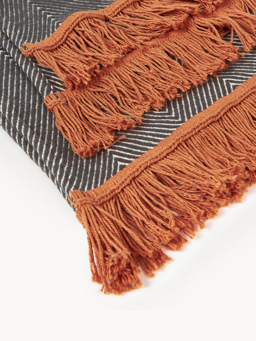 Throw Agatha with Herringbone Pattern