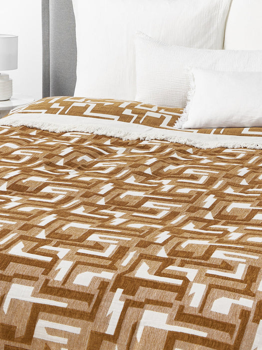 Fran Jacquard Bedspread with Fringed Hem