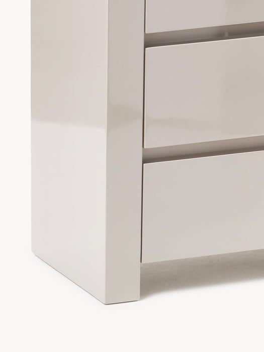 Dresser Liv