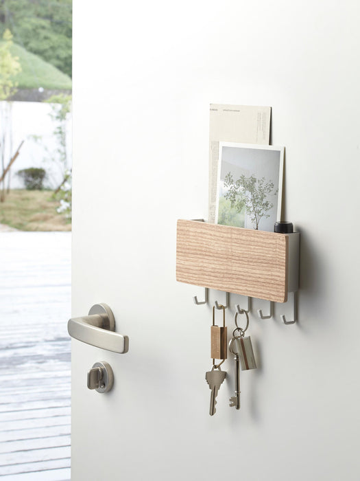 Wall-Mounted Coat Rack Rin with Magnetic Back