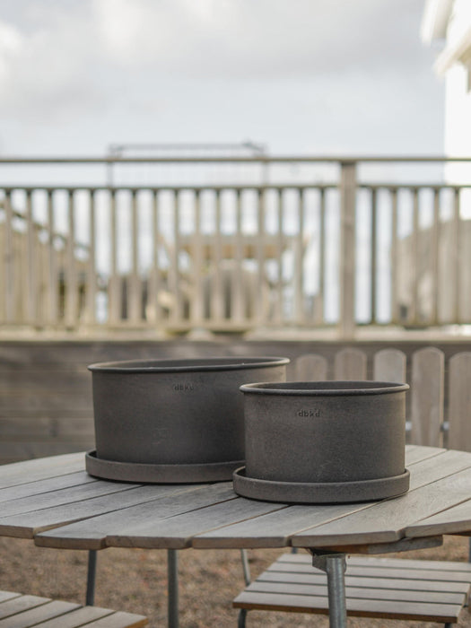 Outdoor Plant Pots Out, Set of 2