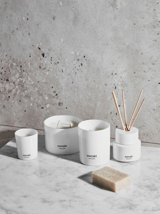 Scented Three-Wick Candle White Garden Rose Cyclamen Cedarwood