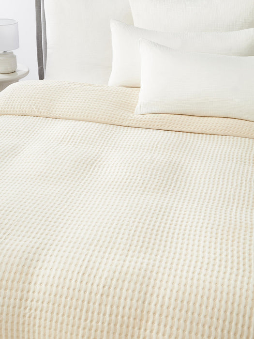 Nivia Quilted Cotton Bedspread