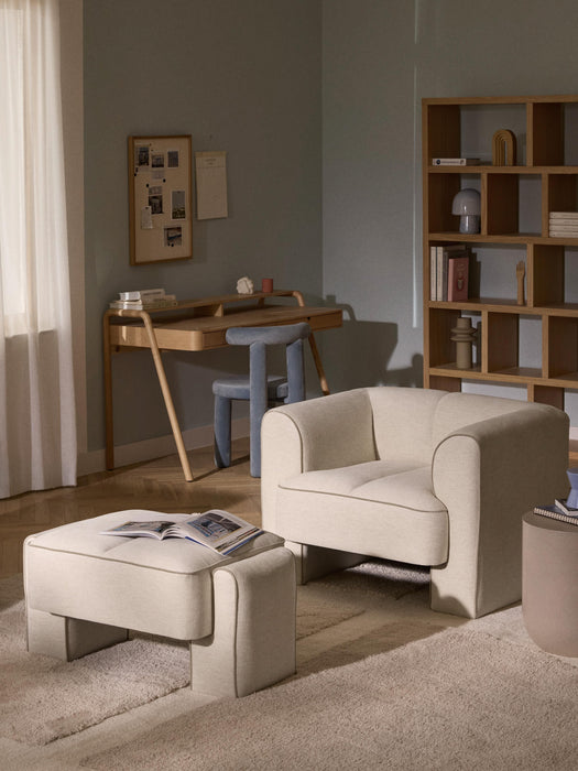 Armchair Bobi