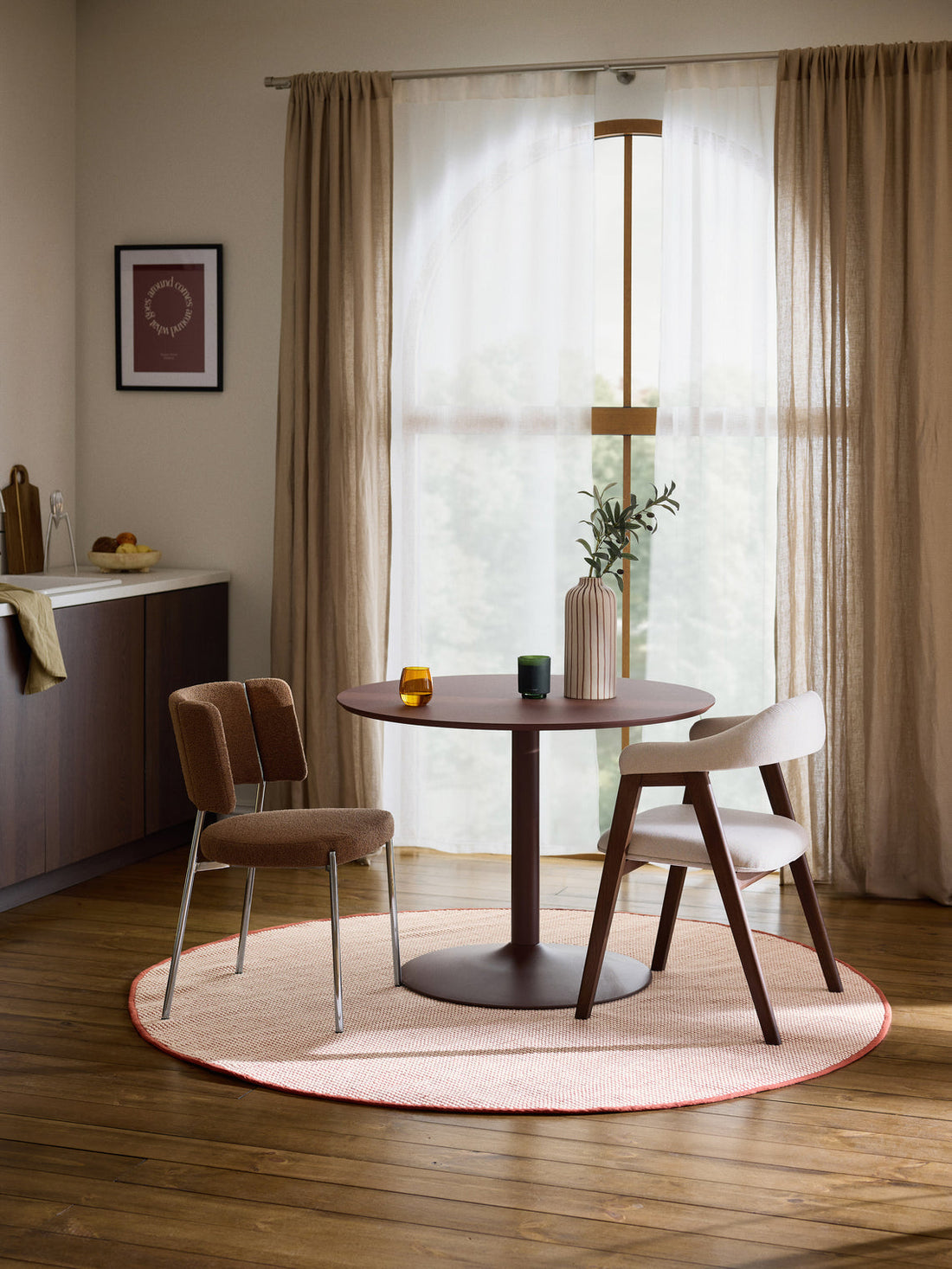 Amaro Round Hand-Woven Wool Rug
