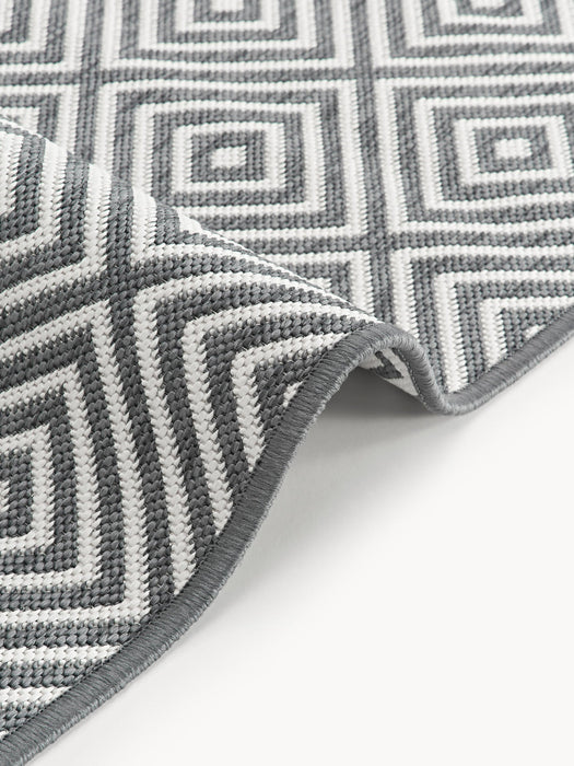 Reddy Indoor & Outdoor Reversible Rug with Diamond Pattern