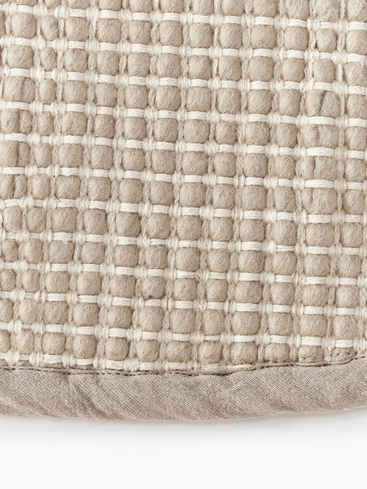 Amaro Round Hand-Woven Wool Rug