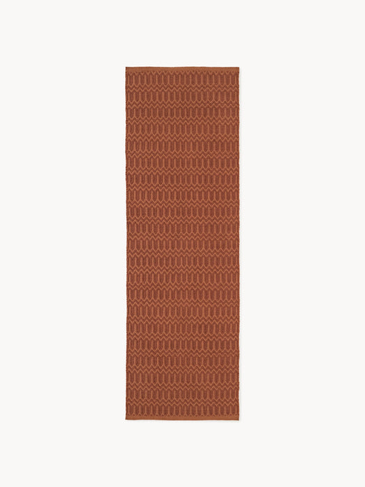 Hand-Woven Indoor & Outdoor Runner Rune with Geometric Pattern