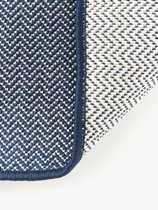 Cort Indoor & Outdoor Reversible Rug with Zigzag Pattern
