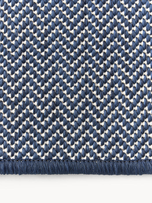 Cort Indoor & Outdoor Reversible Rug with Zigzag Pattern