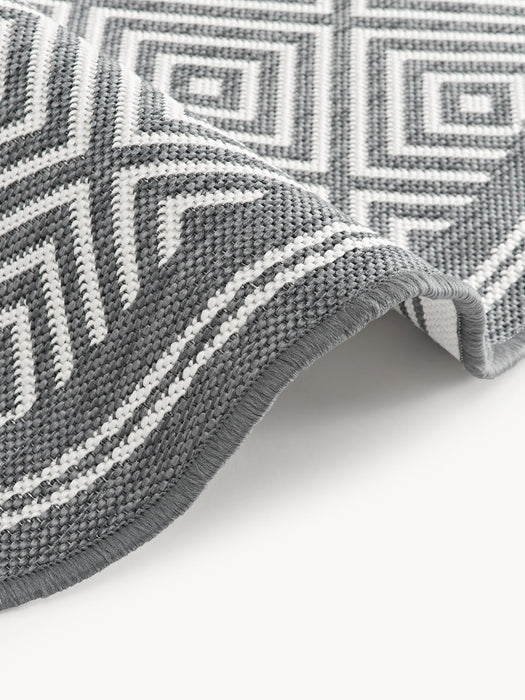 Reddy Round Reversible Indoor & Outdoor Rug with Diamond Pattern