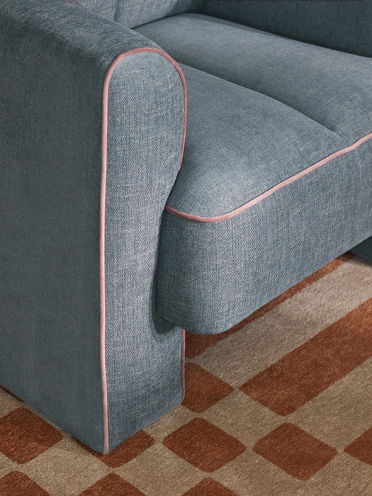 Armchair Bobi