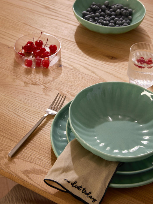Porcelain Dinner Plates Sali with Embossed Pattern Set of 4