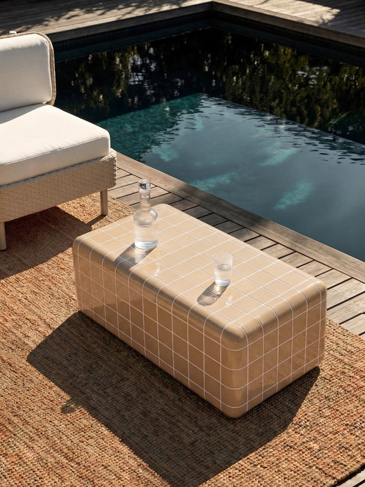 In- & Outdoor Coffee Table Doug