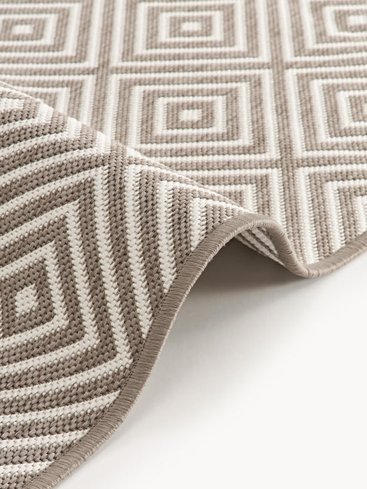 Reddy Indoor & Outdoor Reversible Rug with Diamond Pattern