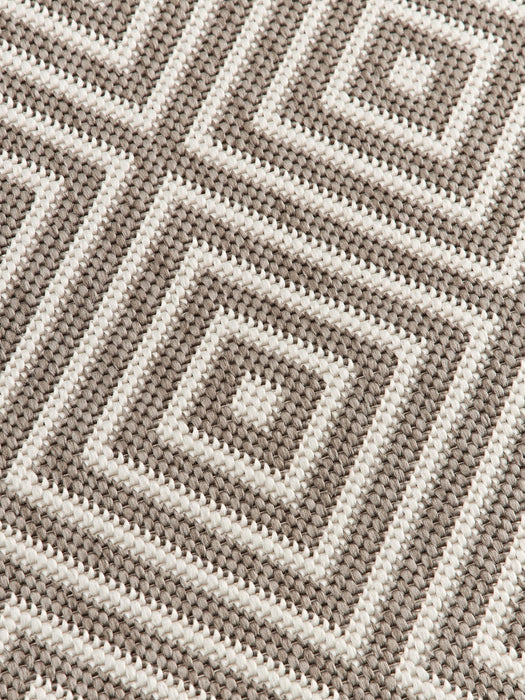 Reddy Indoor & Outdoor Reversible Rug with Diamond Pattern