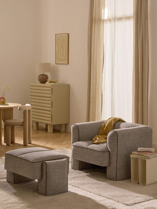 Armchair Bobi