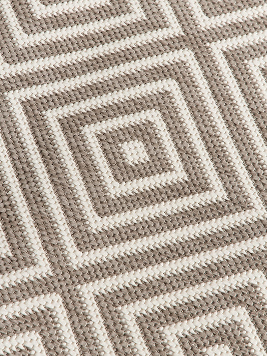 Reddy Round Reversible Indoor & Outdoor Rug with Diamond Pattern