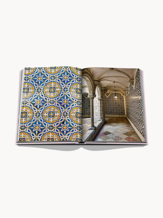 The Classics Collection Coffee Table Book Lisboa Luz