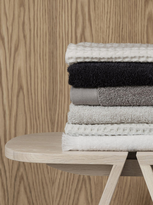 Avio Oak Wood Stool