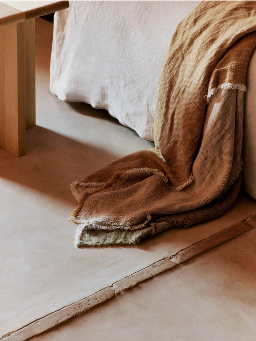 Pila Handwoven Linen Throw with Fringes