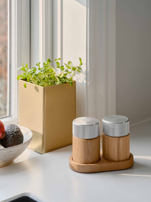 Sina Oak Wood Salt and Pepper Mills with Tray