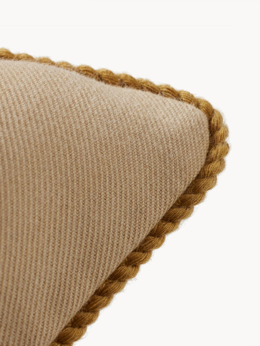 Cushion Gale