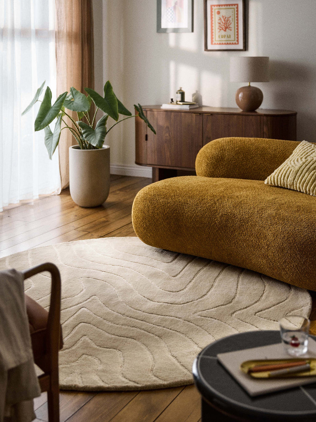 Aaron Round Hand-Tufted Wool Rug