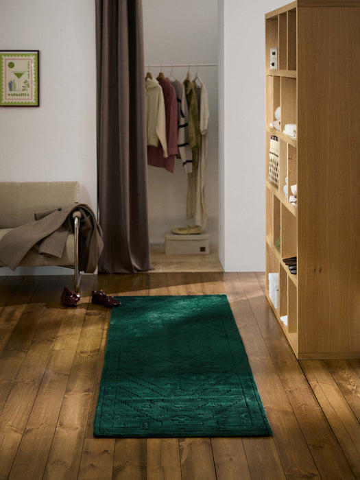 Shaila Hand-Woven Viscose Runner