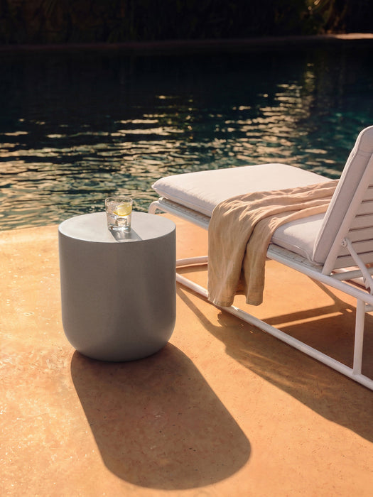 Rona Round In- & Outdoor Side Table