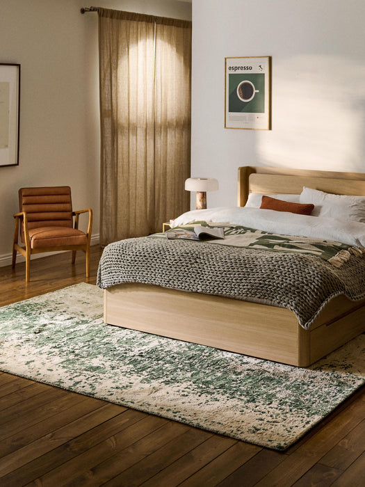 Cynthia Hand-Woven Wool Rug with Abstract Pattern