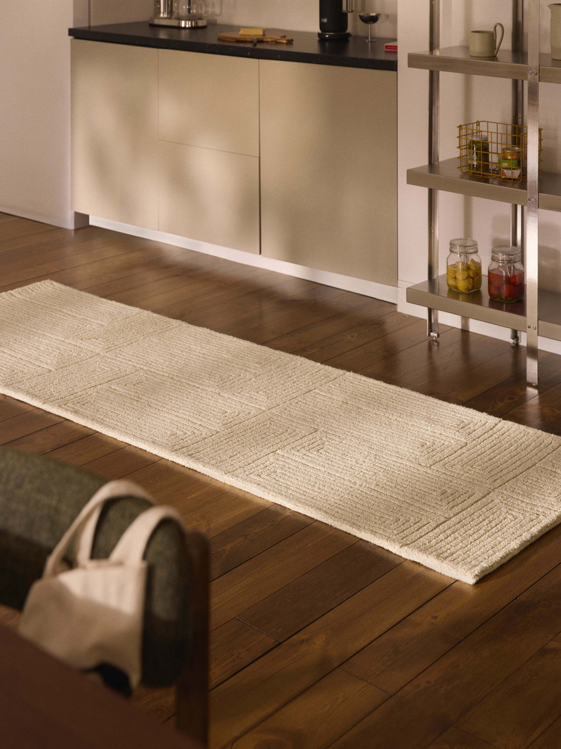 Alexia High-Low Wool Runner, Hand-Tufted