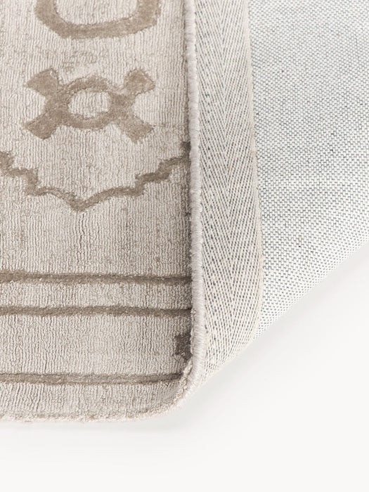 Shaila Hand-Woven Viscose Runner