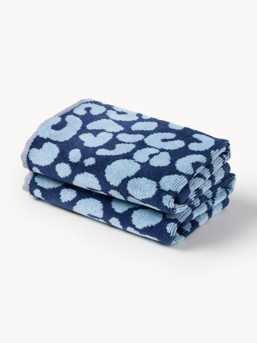 Towel Leo in various sizes