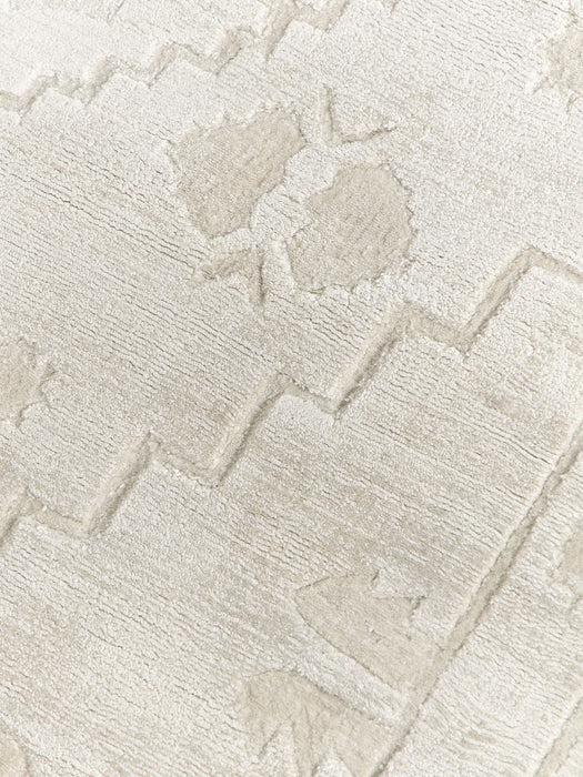 Shaila Hand-Woven Viscose Runner